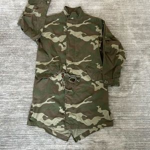 Camouflage camo utility camp jacket with cargo pockets & drawstring waist
